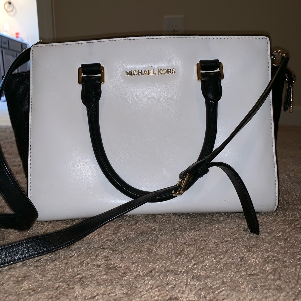 Michael Kora black & white satchel